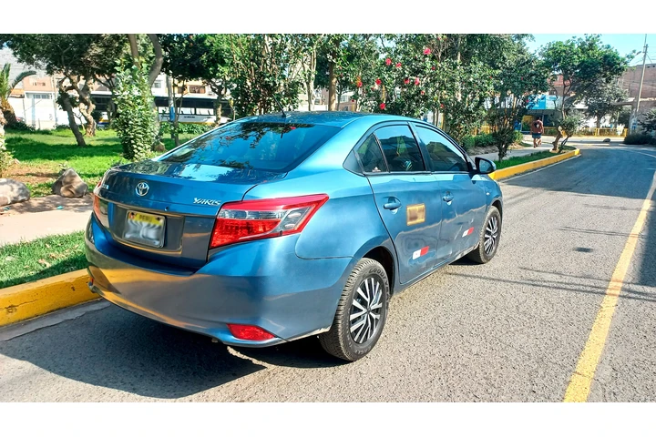 $9400 : Toyota Yaris 2014 image 4