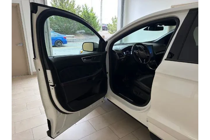 $29987 : Ford Edge 2023 AWD ST-Line 4 image 10