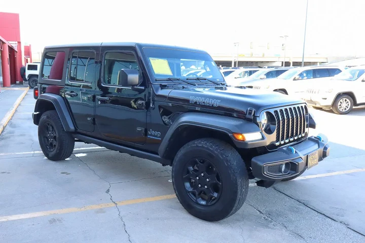$26988 : 2023 Wrangler 4xe 4x4 image 4