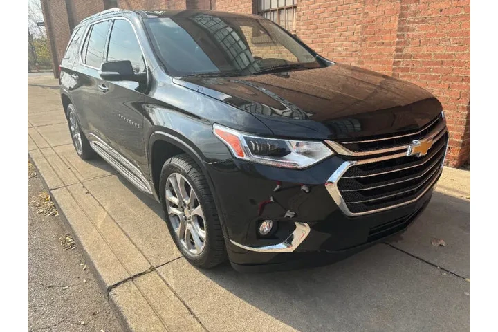 $19925 : 2018 Traverse Premier image 9