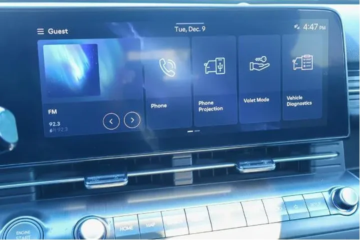 $20477 : Hyundai KONA 2024 SEL 4dr Cr image 3