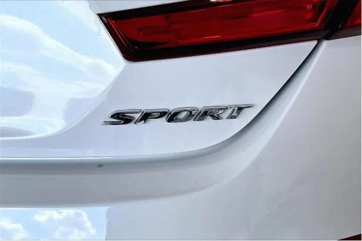 $20721 : Honda Accord 2018 Sport 4dr image 7