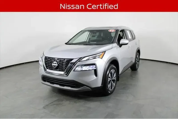 $23987 : Nissan Rogue 2023 SV 4dr Cro image 2