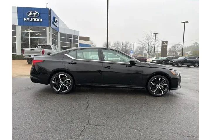 $22233 : Nissan Altima 2025 2.5 SR 4d image 8