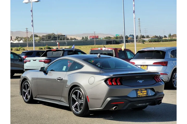 $31500 : Ford Mustang 2024 EcoBoost 2 image 8