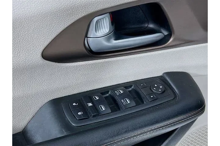 $10975 : Chrysler Pacifica 2018 Touri image 9