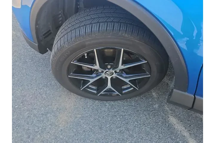 $19500 : Toyota RAV4 2017 SE 4dr SUV image 3