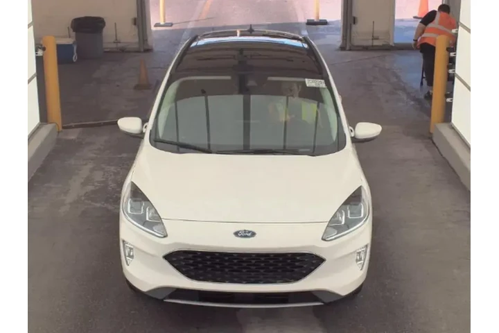 $17790 : Ford Escape 2022 SEL 4dr SUV image 2