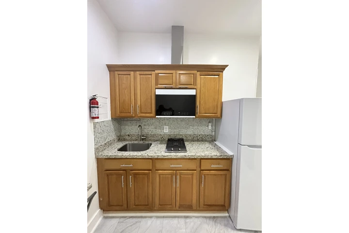 $1050 : Renta Estudio image 3