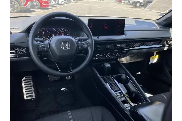 $29998 : Honda Accord Hybrid 2024 Spo image 6