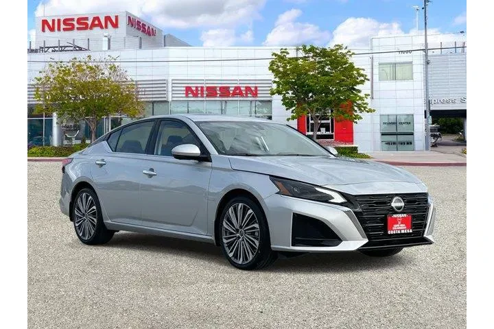 $32835 : Nissan Altima 2025 2.5 SL 4d image 5