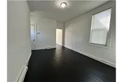 $699 : Rental property with 2 bedro thumbnail