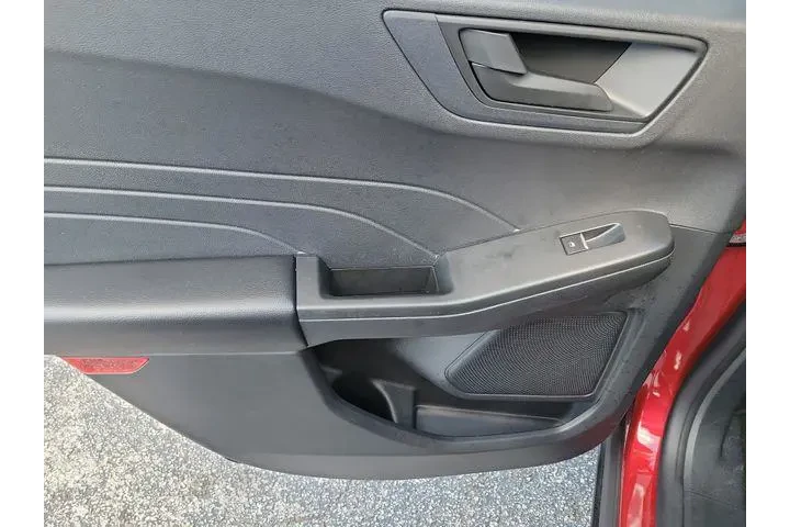 $17390 : Ford Escape 2022 SE 4dr SUV image 8