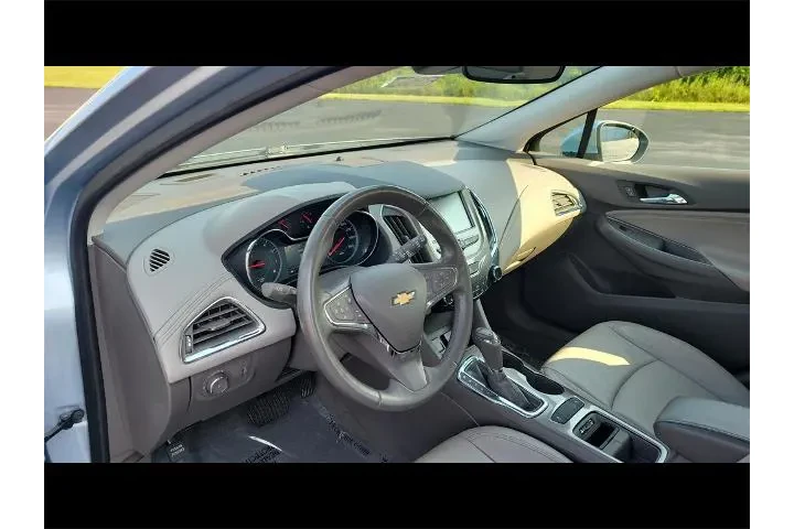 $13000 : Chevrolet Cruze 2018 Premier image 3