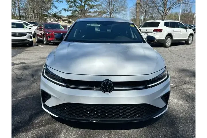 $20686 : Volkswagen Jetta 2025 Sport image 2