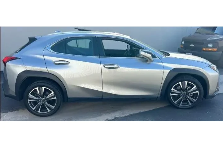$24000 : Lexus UX 200 2019 4dr Crosso image 3