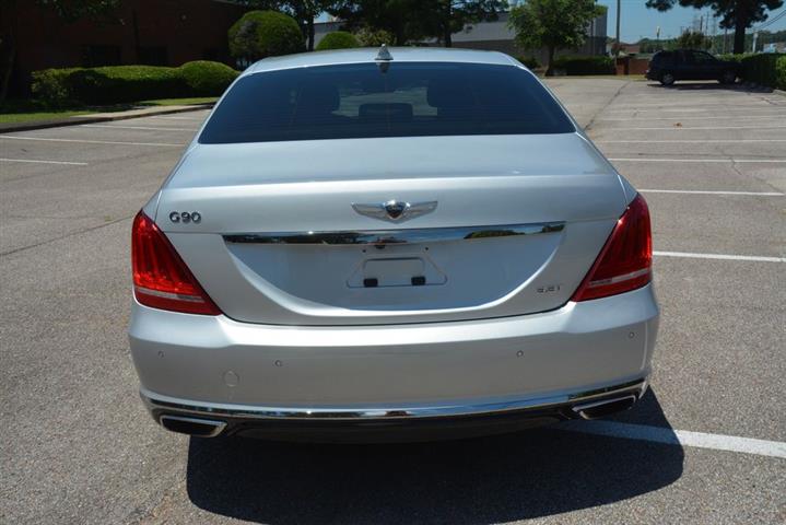 2017 Genesis G90 3.3T Premium image 8