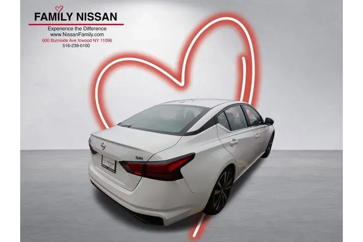 $16638 : Nissan Altima 2022 2.5 SR 4d image 4