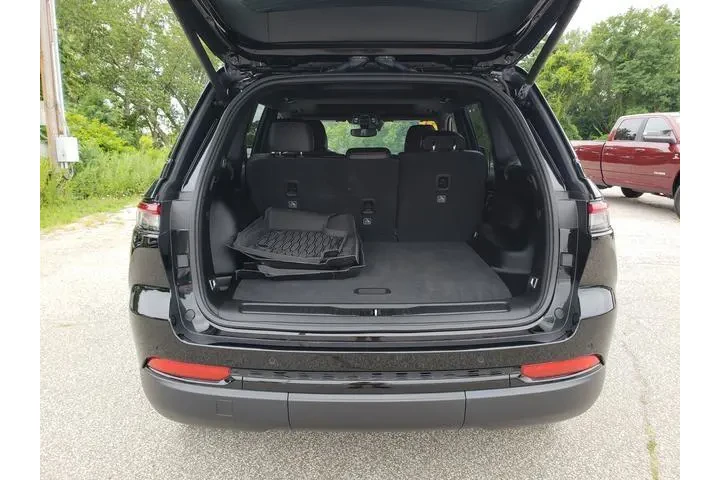 $38860 : Jeep Grand Cherokee 2024 4x4 image 7