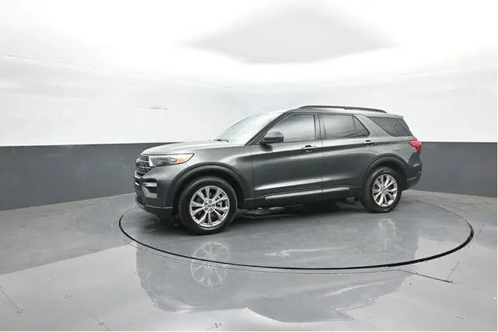 $22439 : Ford Explorer 2020 AWD XLT 4 image 4
