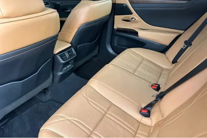 $33995 : Lexus ES 350 2022 Luxury 4dr image 4