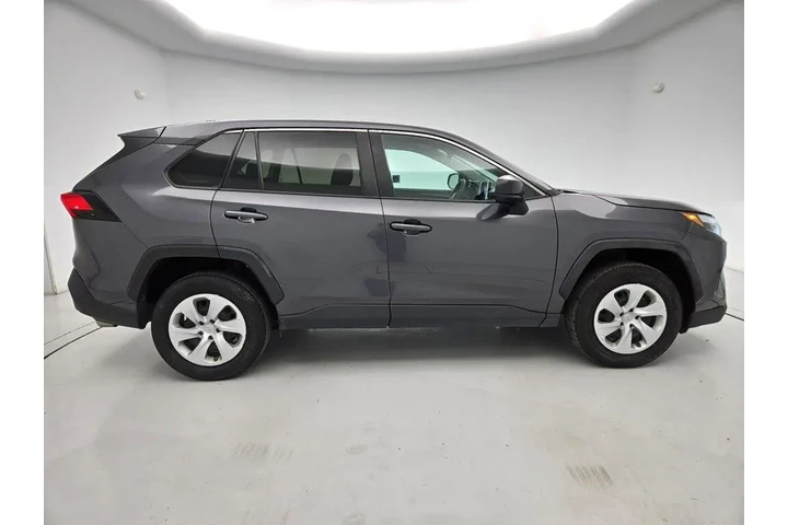$26998 : Toyota RAV4 2024 AWD LE 4dr image 4