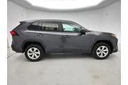 $26998 : Toyota RAV4 2024 AWD LE 4dr thumbnail