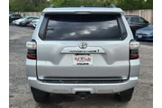 $26800 : Toyota 4Runner 2022 4x2 SR5 thumbnail