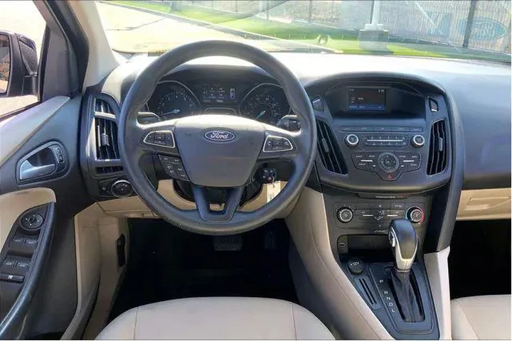 $8995 : Ford Focus 2018 SE 4dr Sedan image 5