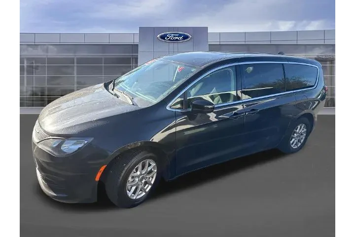 $21865 : Chrysler Voyager 2023 LX 4dr image 10