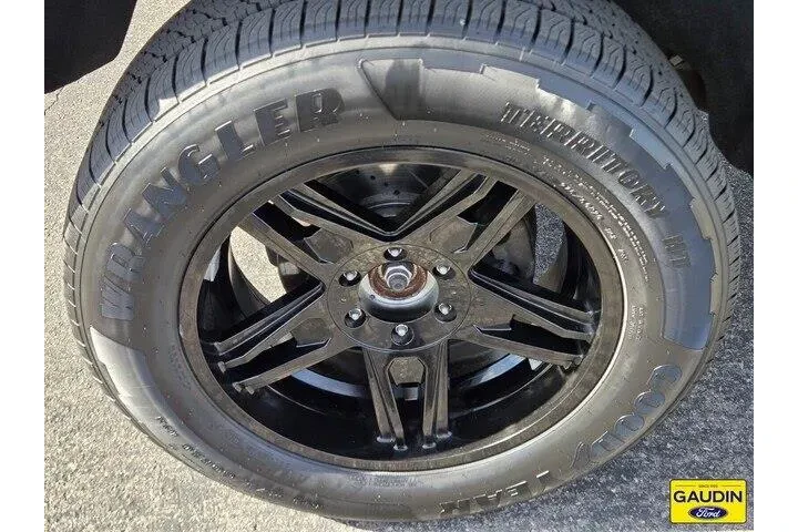 $18421 : GMC Sierra 1500 2015 4x4 SLE image 9