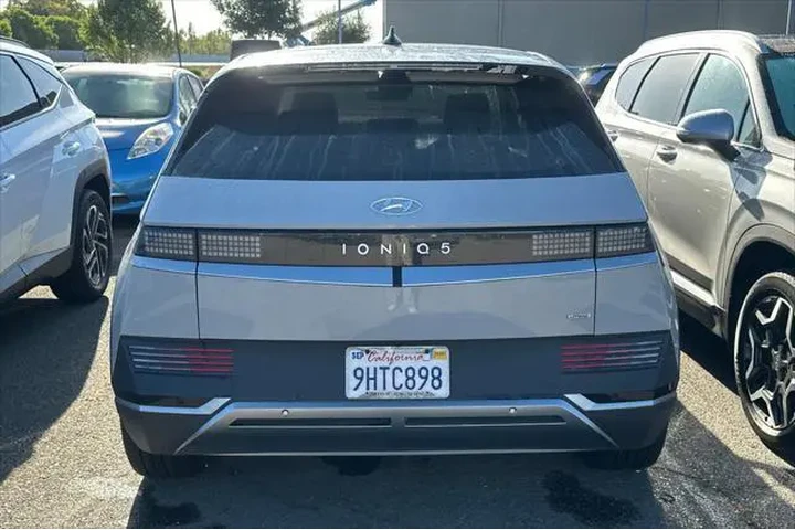 $25990 : Hyundai IONIQ 5 2023 AWD SEL image 4