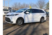 $38877 : Toyota Sienna 2025 LE 8-Pass thumbnail