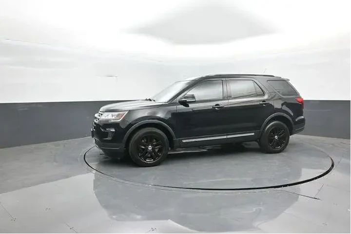 $16514 : Ford Explorer 2018 AWD XLT 4 image 4