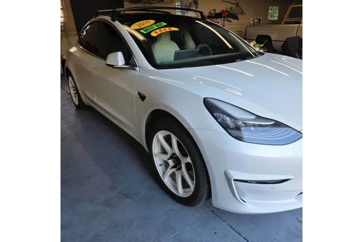 $23995 : 2019 Model 3 Mid Range image 6