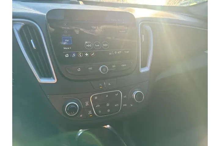 $14995 : Chevrolet Malibu 2023 LT 4dr image 8