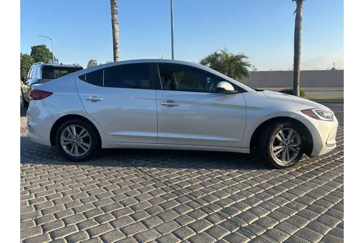 $12995 : Hyundai ELANTRA 2018 image 5
