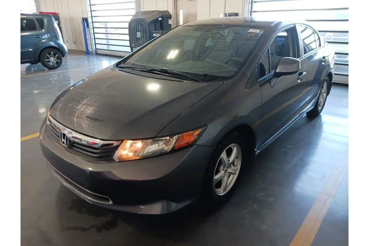 $28998 : Ford Explorer 2022 AWD XLT 4 image 2