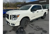 Nissan Titan 2019 4x4 PRO-4X en Knoxville
