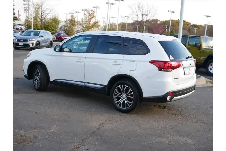$8499 : Mitsubishi Outlander 2016 ES image 3