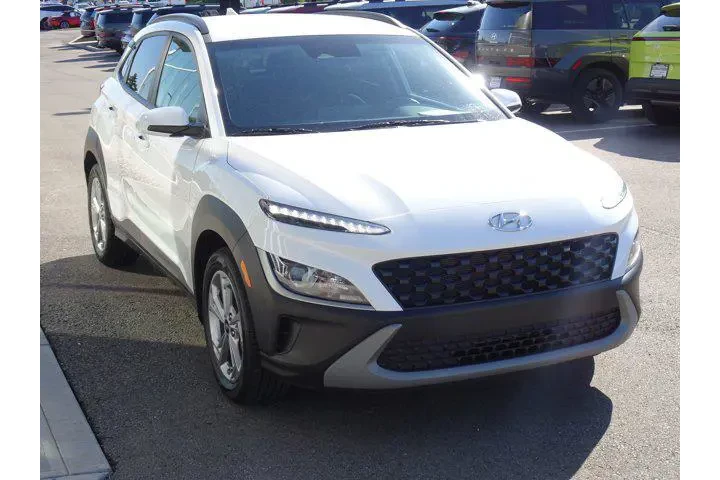 $23139 : Hyundai KONA 2023 AWD SEL 4d image 6