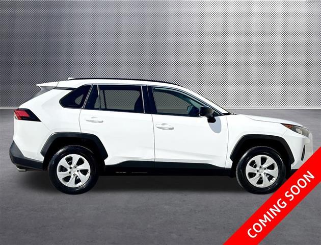 $23477 : 2019 RAV4 LE image 8