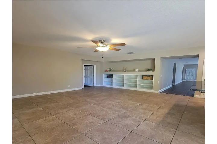 $900 : charming 2-bedroom 1-bed image 3