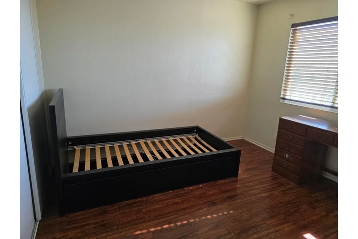 $1100 : Se cuarto con baño image 2