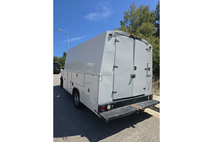$27888 : 2017 Chevrolet Express 3500 image 3