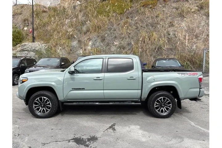 $39988 : Toyota Tacoma 2022 4x4 TRD O image 4