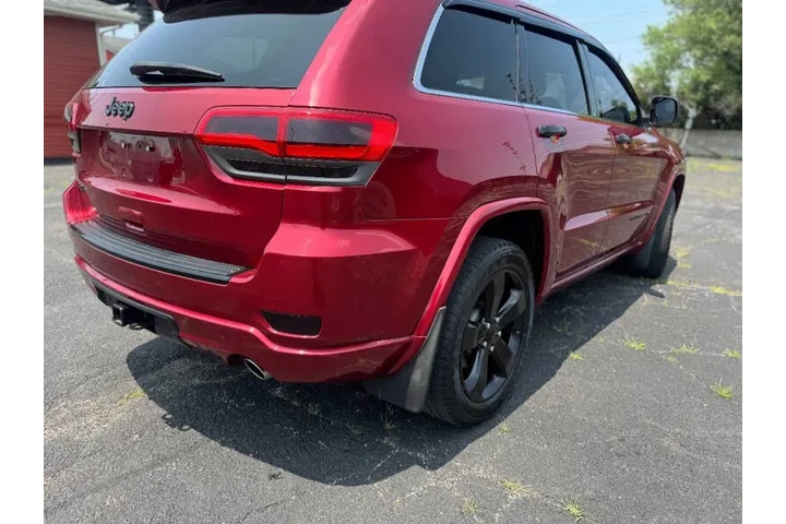$10200 : 2015 Grand Cherokee Laredo image 8