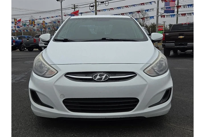 2016 Accent SE 4-Door 6A image 2