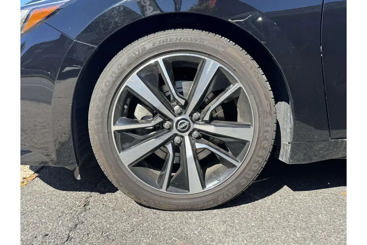 $19785 : Nissan Maxima 2023 3.5 SV 4d image 3