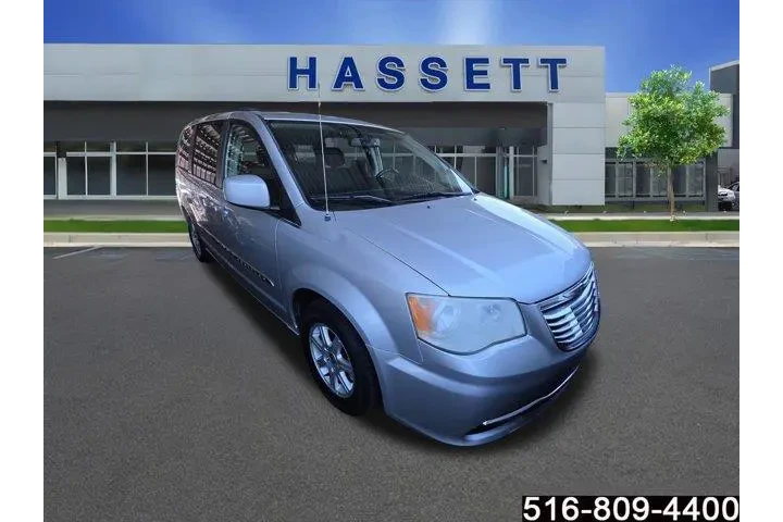 $9947 : Chrysler Town and Country 20 image 1